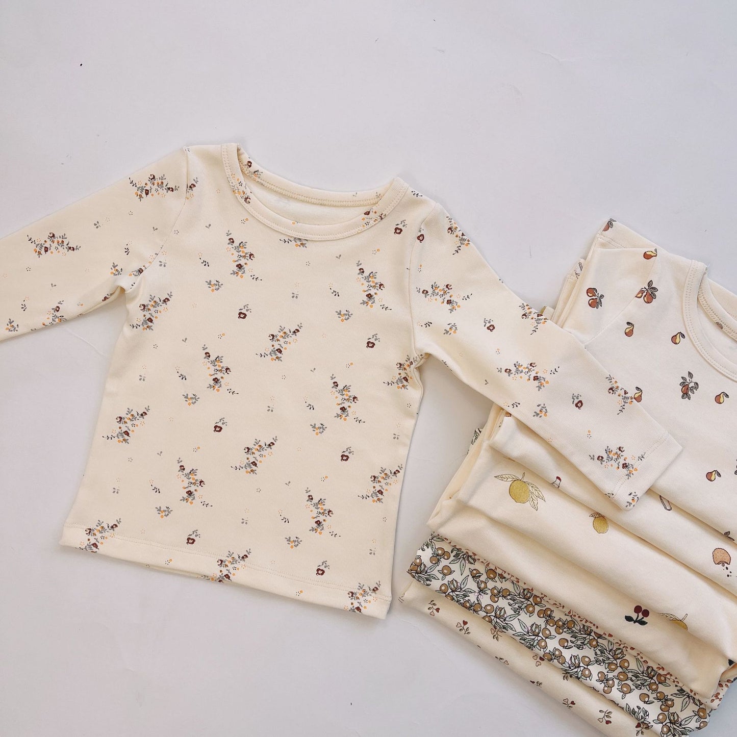 Pear Print Lounge Set